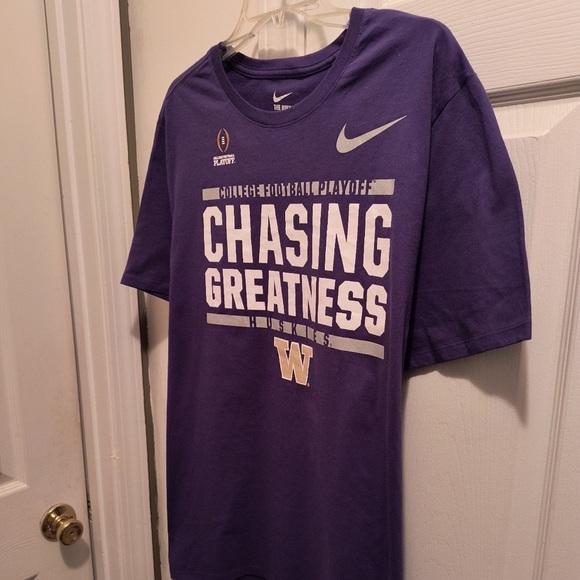 Washington Huskies College football playoffs Chasing Greatness short Sleeve Tee - Picture 2 of 4